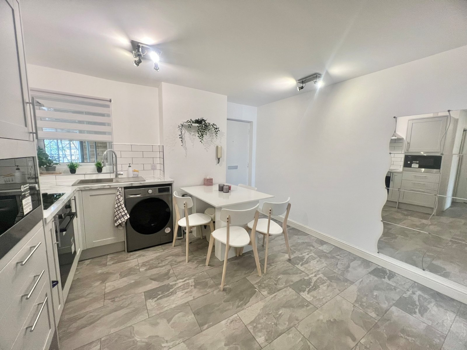 Wood Close, Southampton, Hampshire, SO19 - Charters