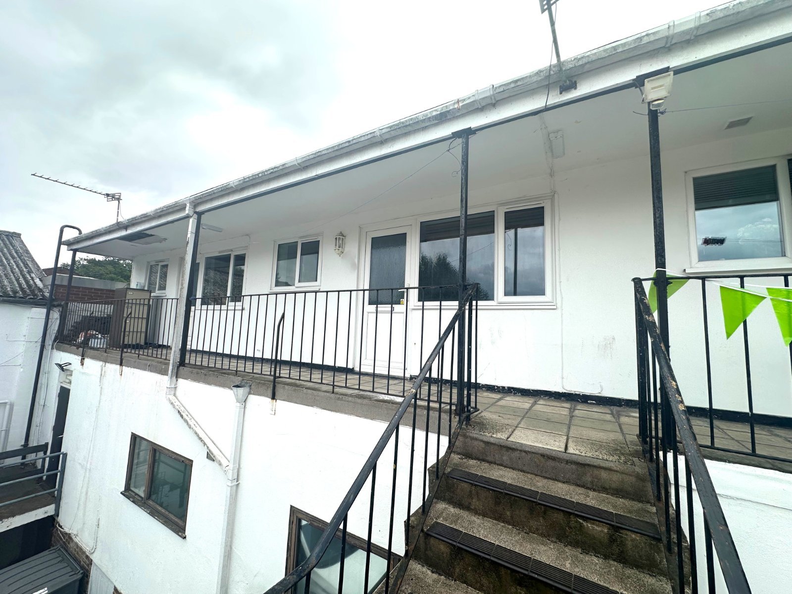 High Street, West End, Southampton, Hampshire, SO30