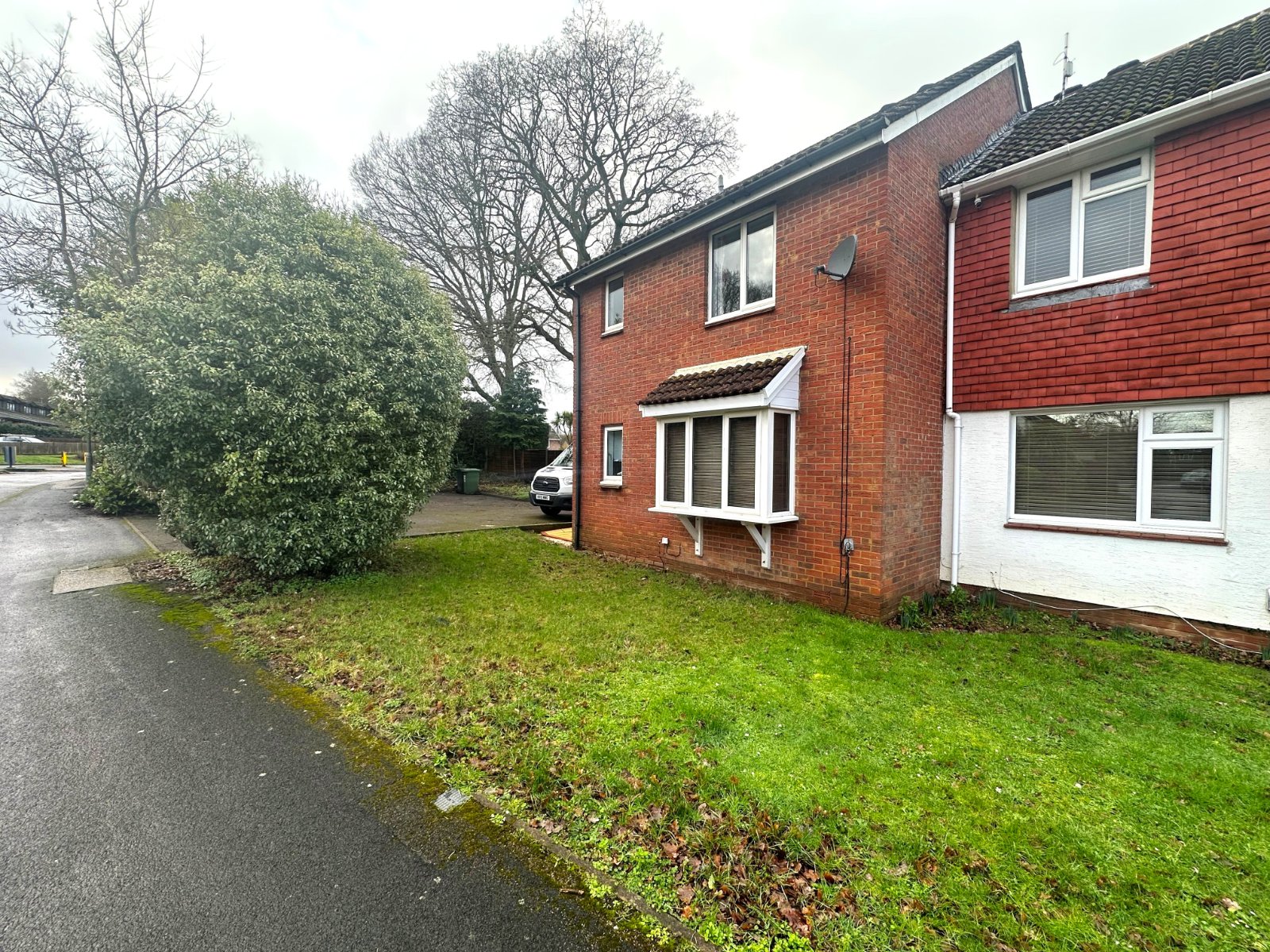 Torridge Gardens, West End, Southampton, Hampshire, SO18 Torridge Gardens, West End, Southampton, Hampshire, SO18 - Charters