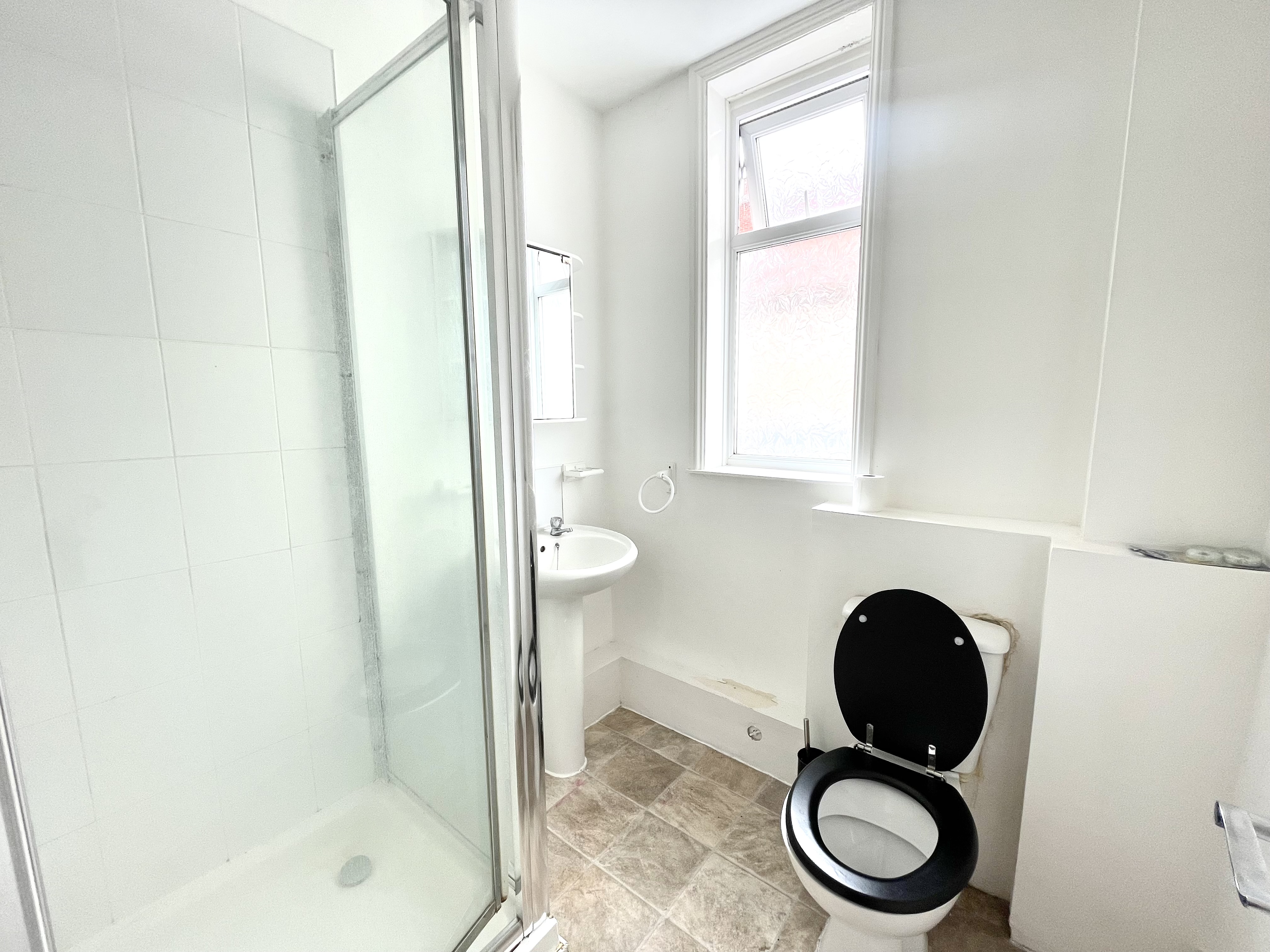 West Street, Fareham, PO16 - Charters