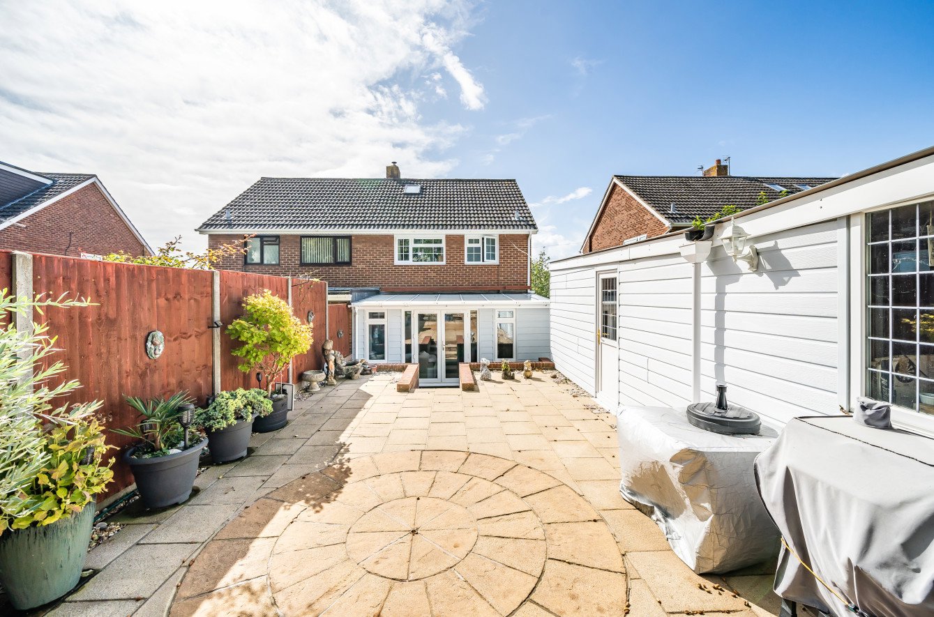 Winnham Drive, Portchester, Fareham, Hampshire, PO16 - Charters