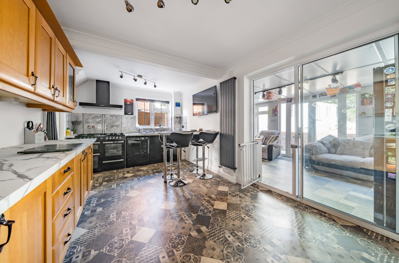 Winnham Drive, Portchester, Fareham, Hampshire, PO16 - Charters