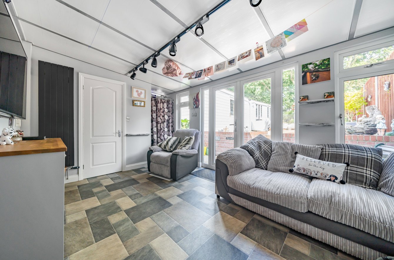 Winnham Drive, Portchester, Fareham, Hampshire, PO16 - Charters