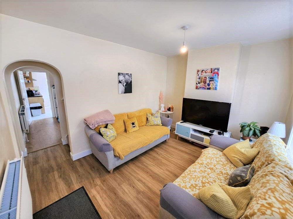 Leesland Road, Gosport, Hampshire, PO12 - Charters
