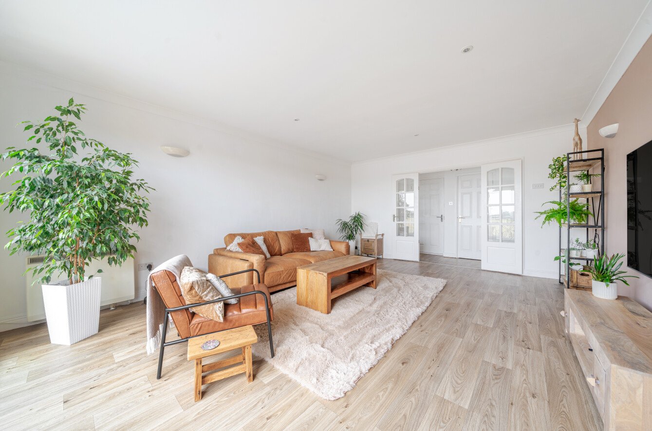 Gale Moor Avenue, Gomer, Gosport, Hampshire, PO12 - Charters