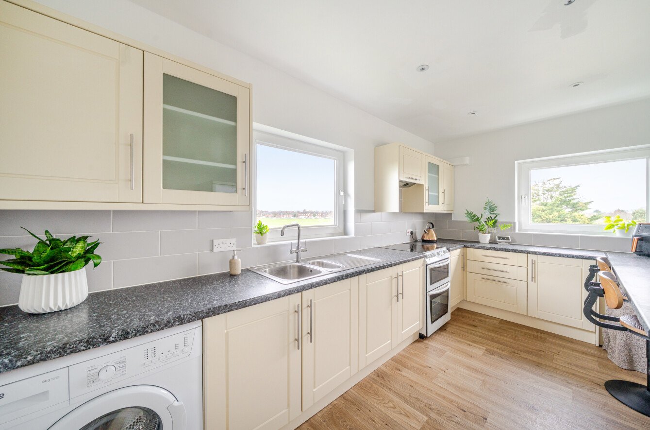 Gale Moor Avenue, Gomer, Gosport, Hampshire, PO12