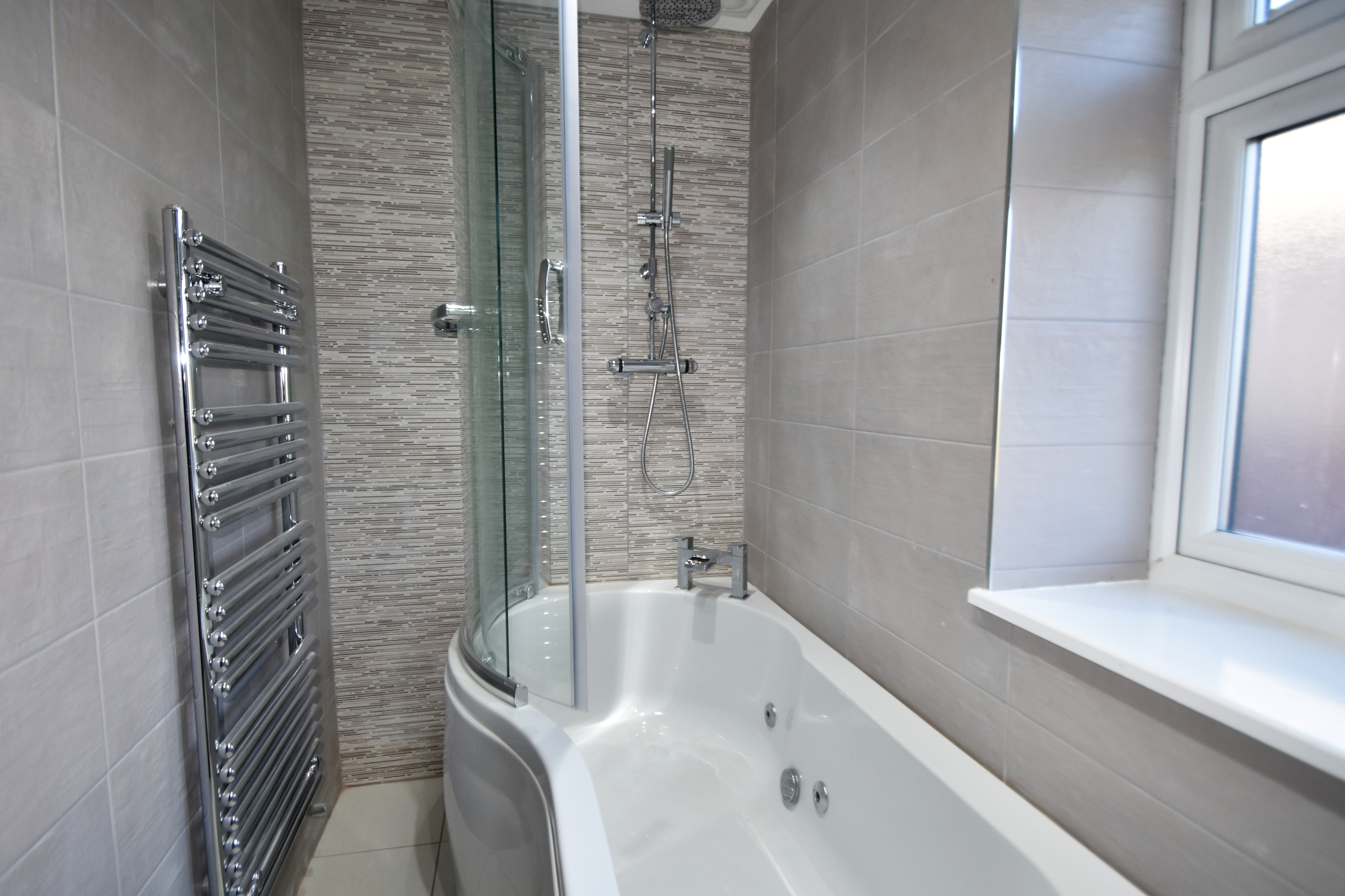 London Road - GOLD, Cowplain, Waterlooville, Hampshire, PO8 - Charters