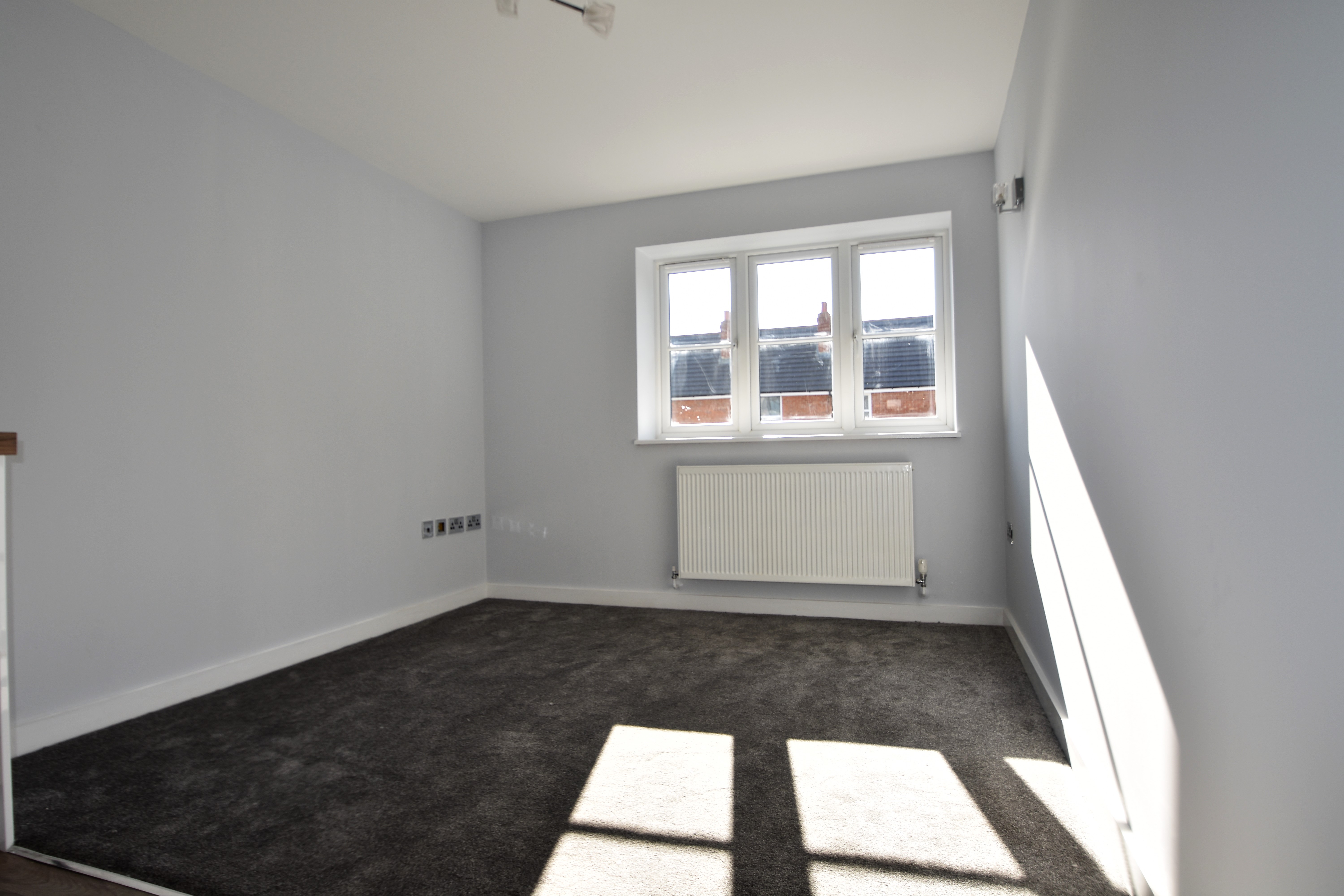 London Road, Cowplain, Waterlooville, Hampshire, PO8 - Charters