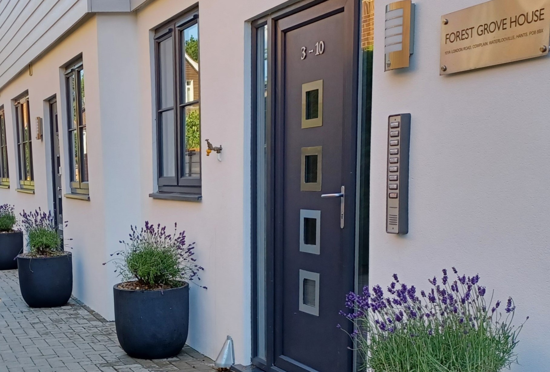 London Road, Cowplain, Waterlooville, PO8 - Charters