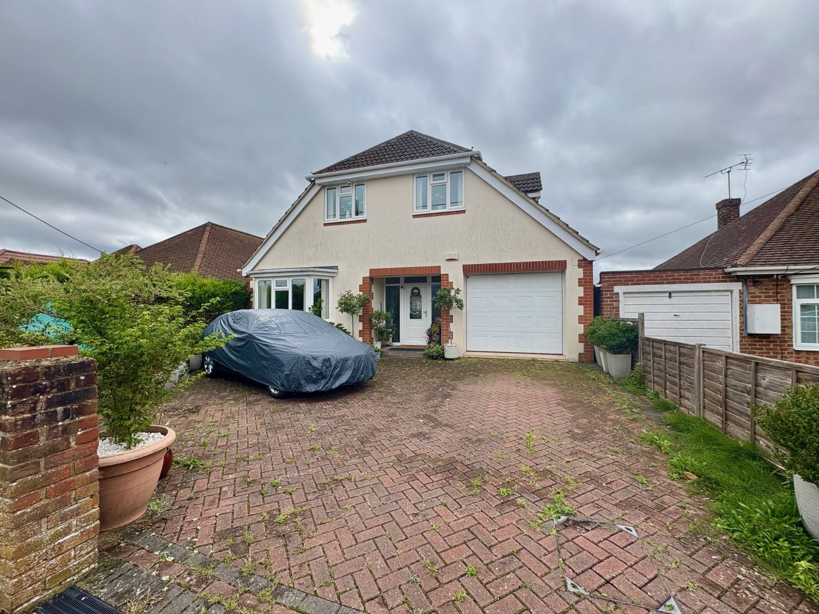 Oakgrove Road GOLD SUB, Bishopstoke, Eastleigh, Hampshire, SO50