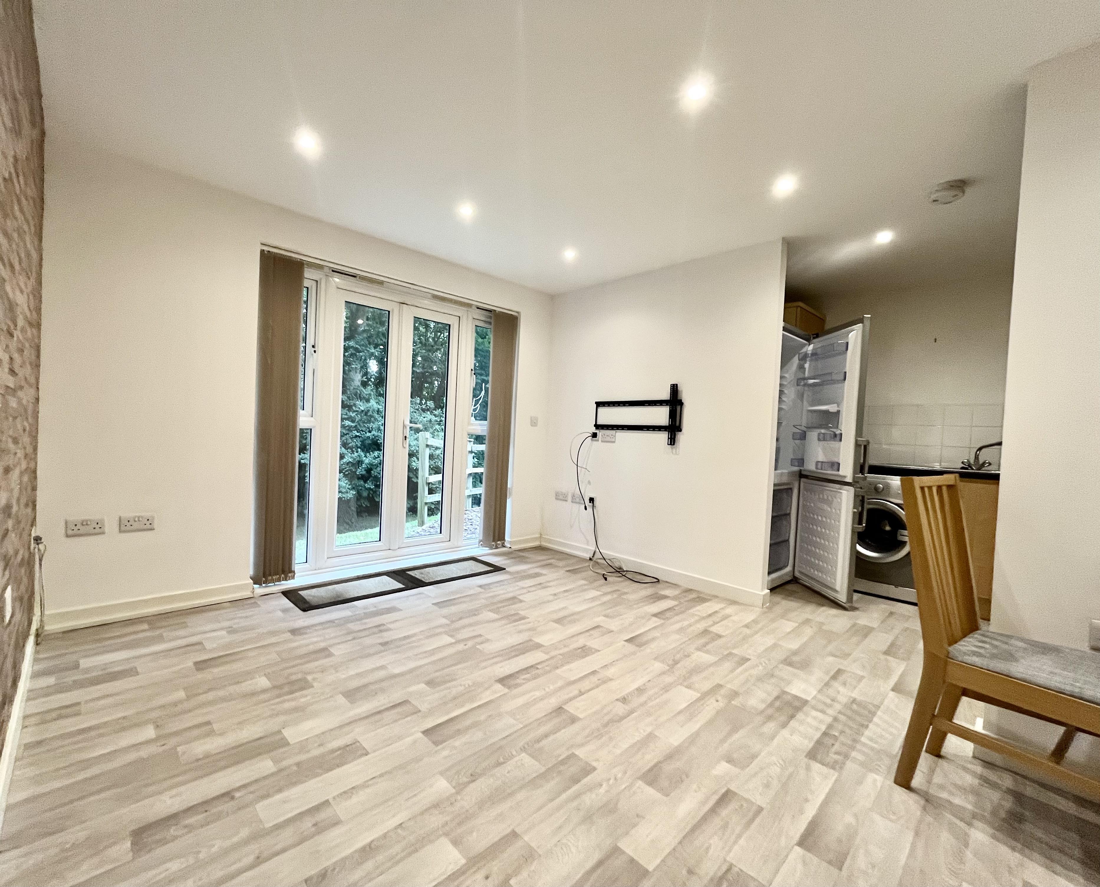 Park Cottage Drive, Fareham, Hampshire, PO15 - Charters