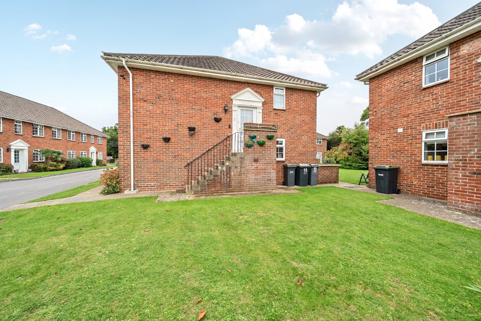 White Ladies Close, Havant, PO9