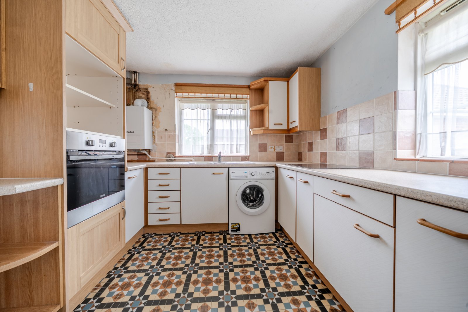 White Ladies Close, Havant, PO9 - Charters