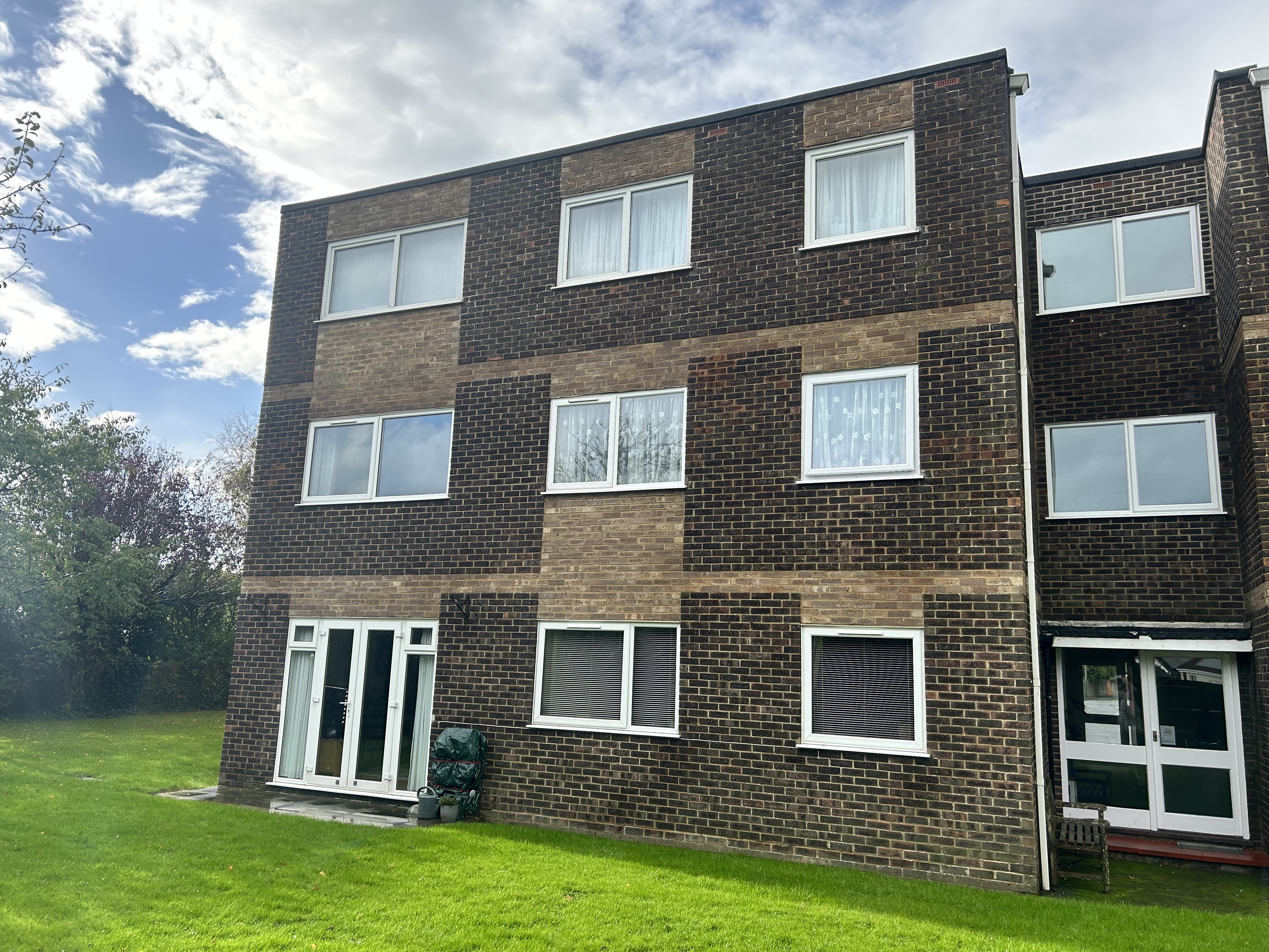 Rails Lane, Hayling Island, PO11 - Charters