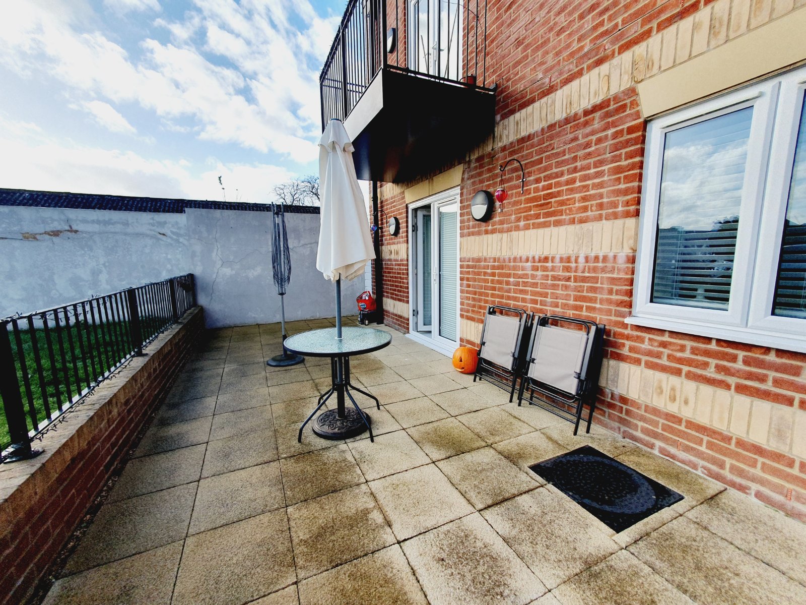 New Lane, Havant, Hampshire, PO9 - Charters