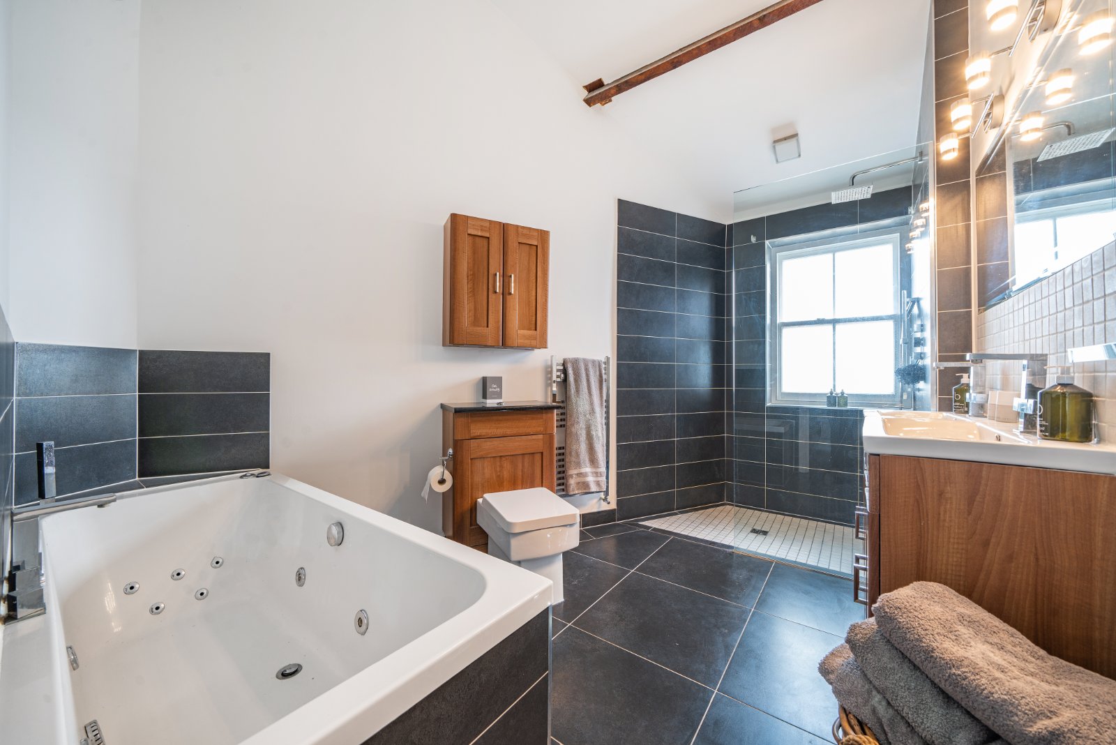 Sea Front, Hayling Island, Hampshire, PO11 - Charters