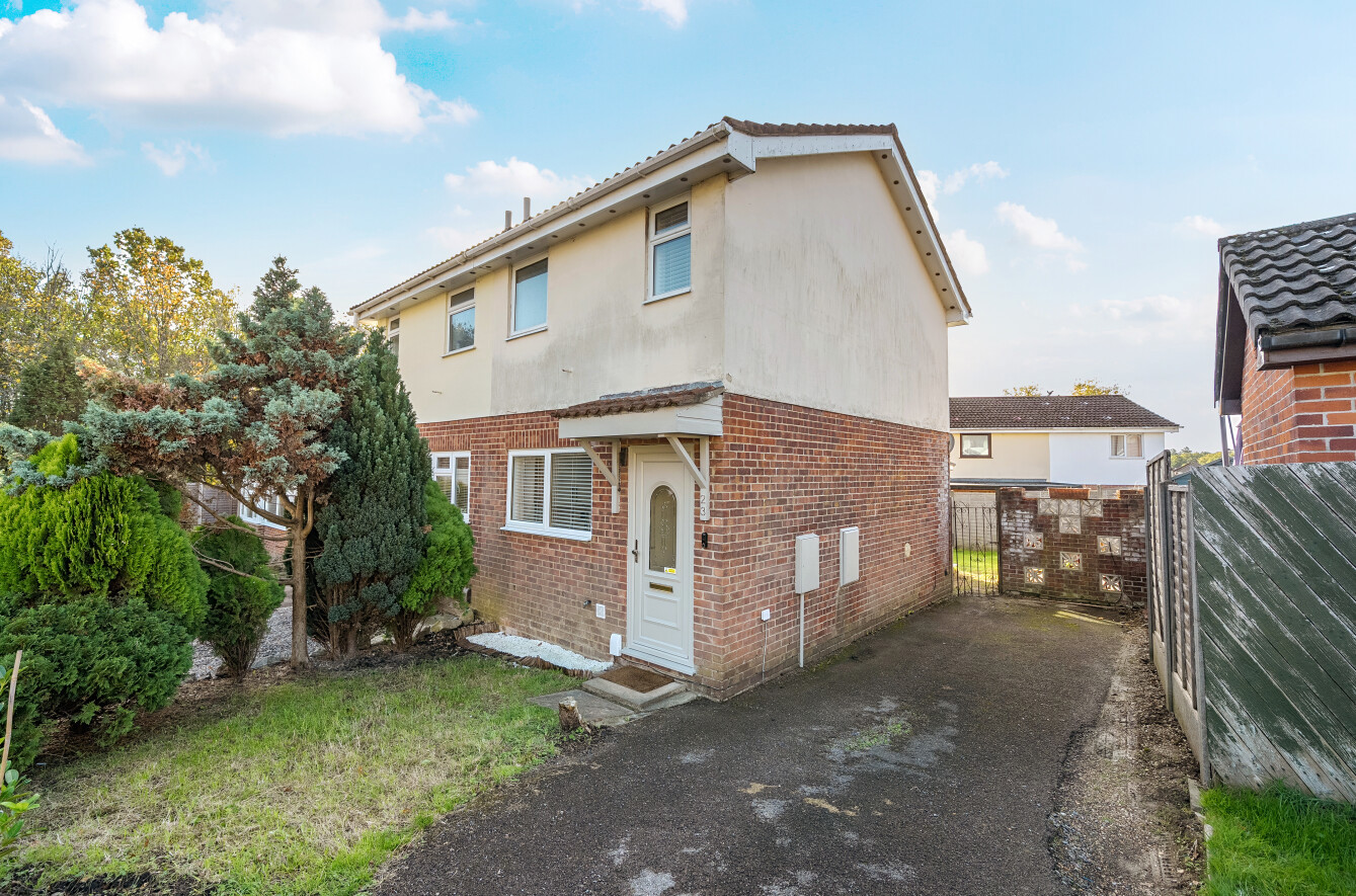 Cornbrook Grove, Waterlooville, Hampshire, PO7 Cornbrook Grove, Waterlooville, Hampshire, PO7 - Charters