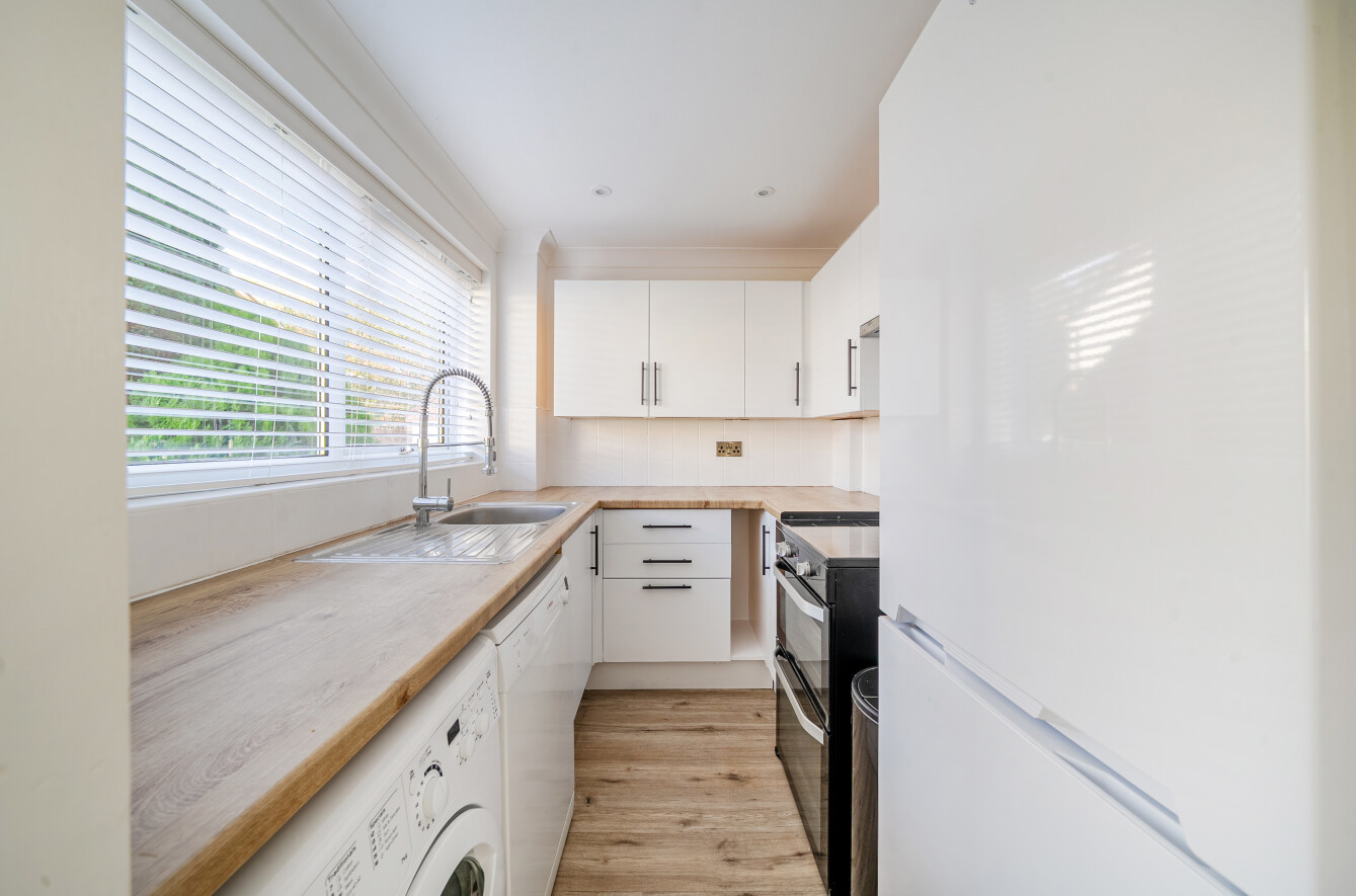 Cornbrook Grove, Waterlooville, Hampshire, PO7 Cornbrook Grove, Waterlooville, Hampshire, PO7 - Charters