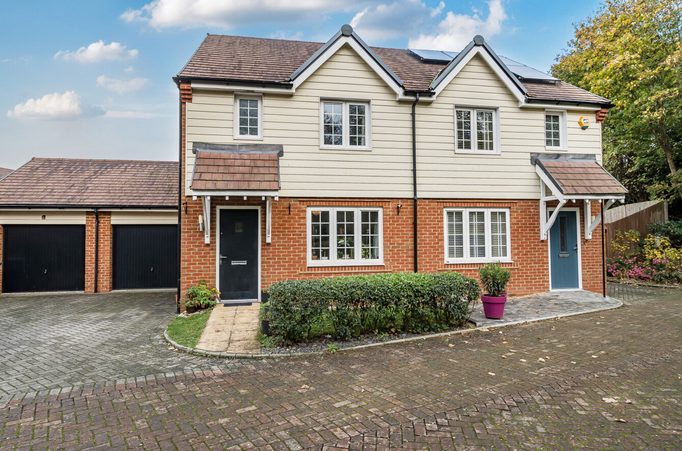 School Lane, Havant, Hampshire, PO9 School Lane, Havant, Hampshire, PO9 - Charters