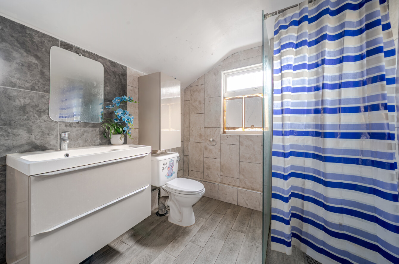 Manor Park Avenue, Portsmouth, Hampshire, PO3