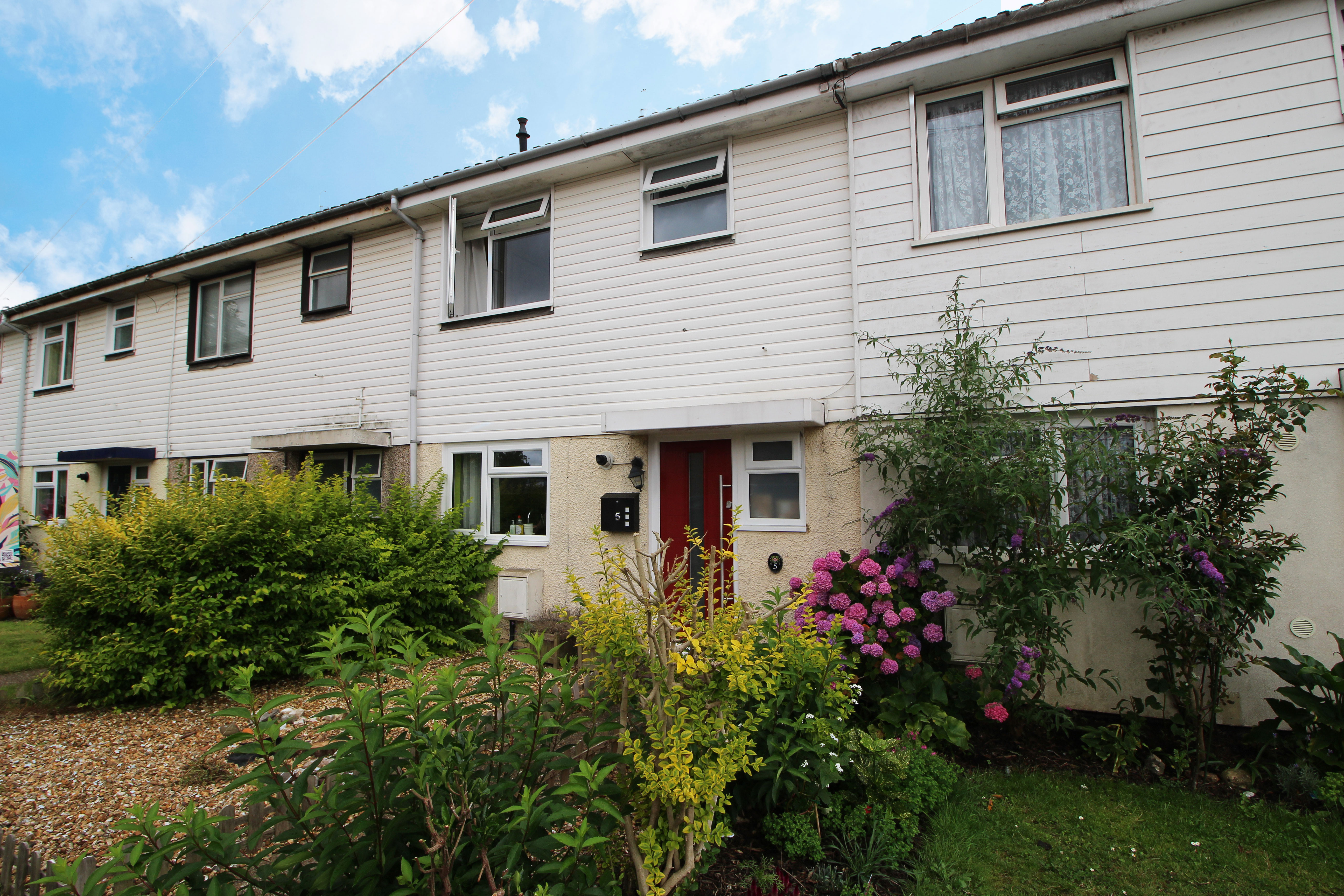 Drake Close, Park Gate, Southampton, SO31 - Charters
