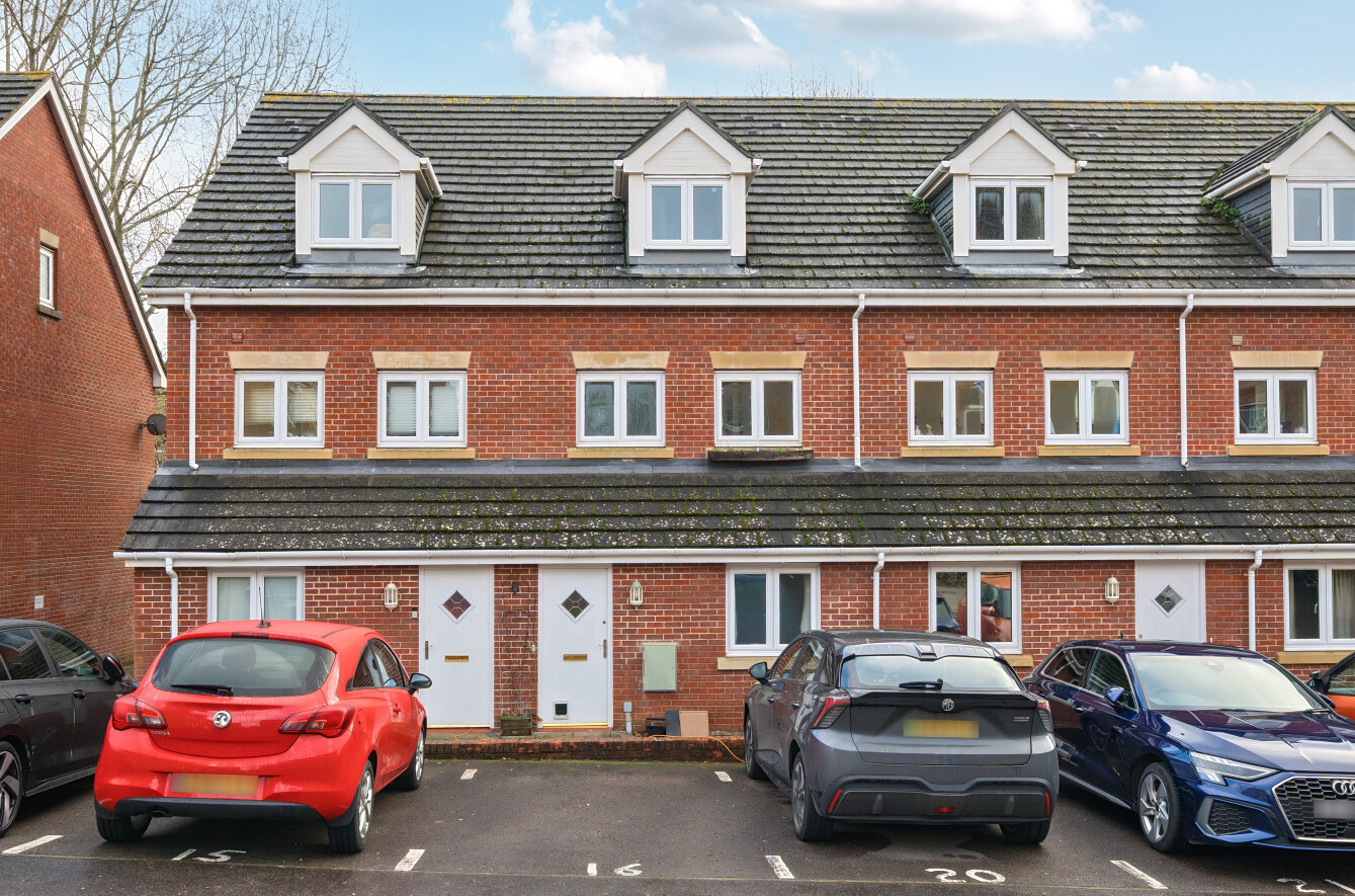 Park Mews, Park Gate, Southampton, SO31 - Charters