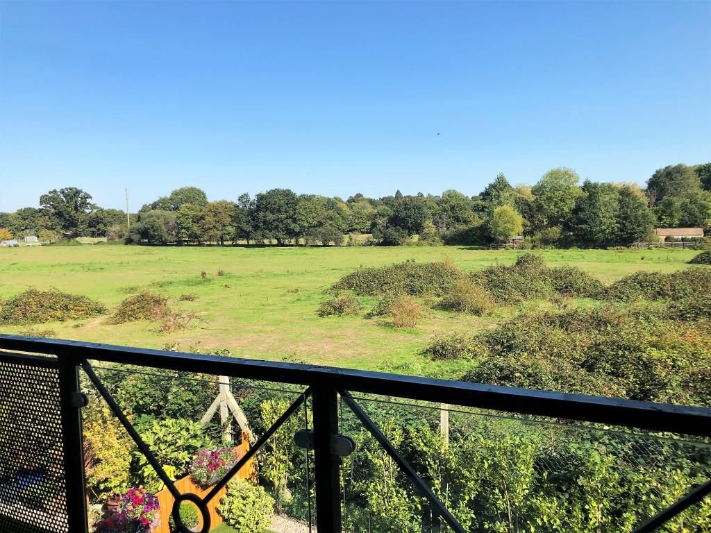 Broad Oak, Botley, Hampshire, SO30 - Charters