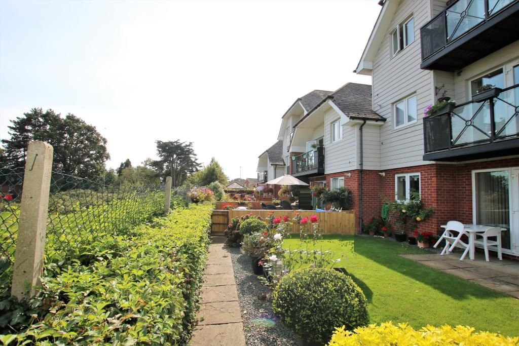 Broad Oak, Botley, Hampshire, SO30 - Charters
