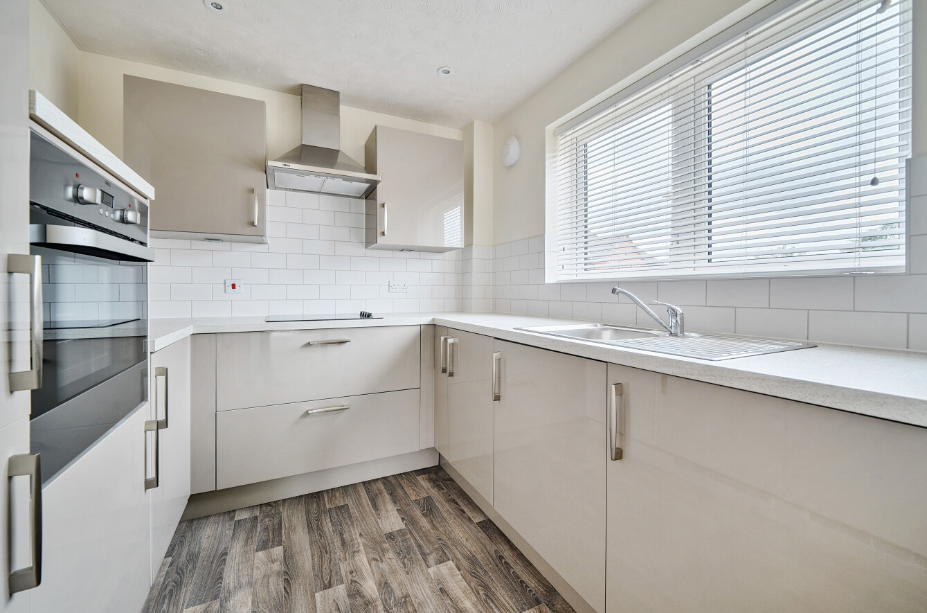 Botley Road, Park Gate, Southampton, Hampshire, SO31 - Charters