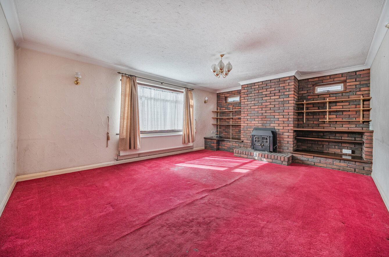 Hunts Pond Road, Park Gate, Hampshire, SO31 - Charters