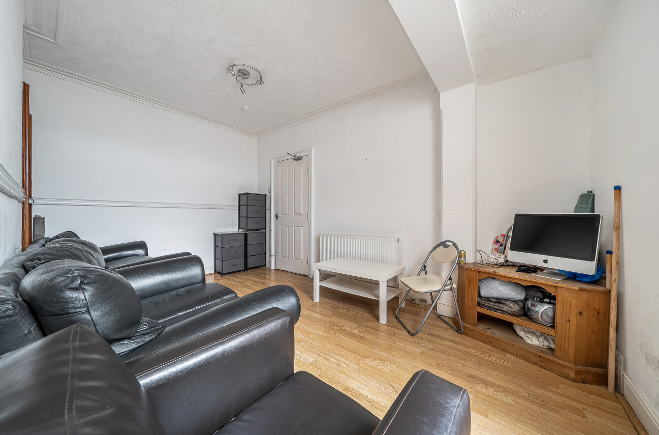 St. Edwards Road, Southsea, PO5