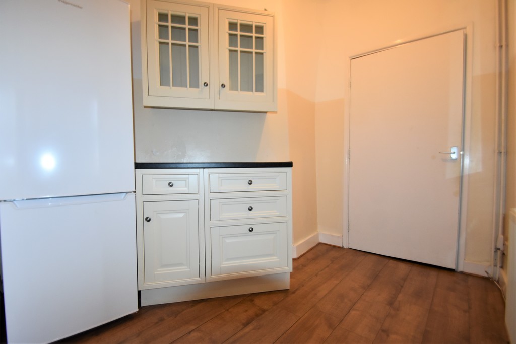 Queen Street, Portsmouth, PO1 - Charters