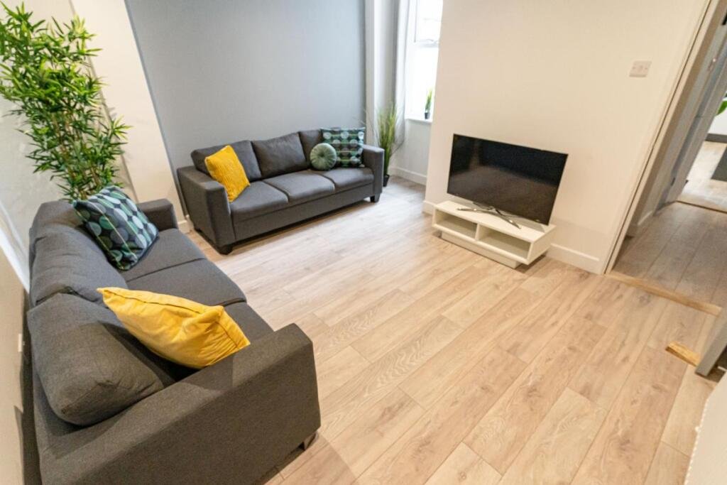 Stansted Road, Southsea, Hampshire, PO5 - Charters