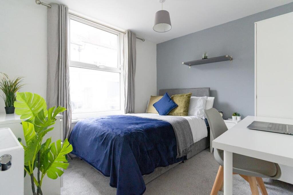 Stansted Road, Southsea, Hampshire, PO5 - Charters