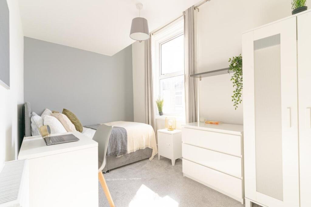 Stansted Road, Southsea, Hampshire, PO5 - Charters