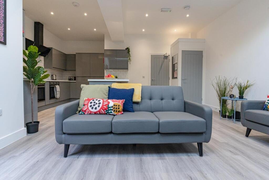 Orchard Road, Southsea, Hampshire, PO4 - Charters