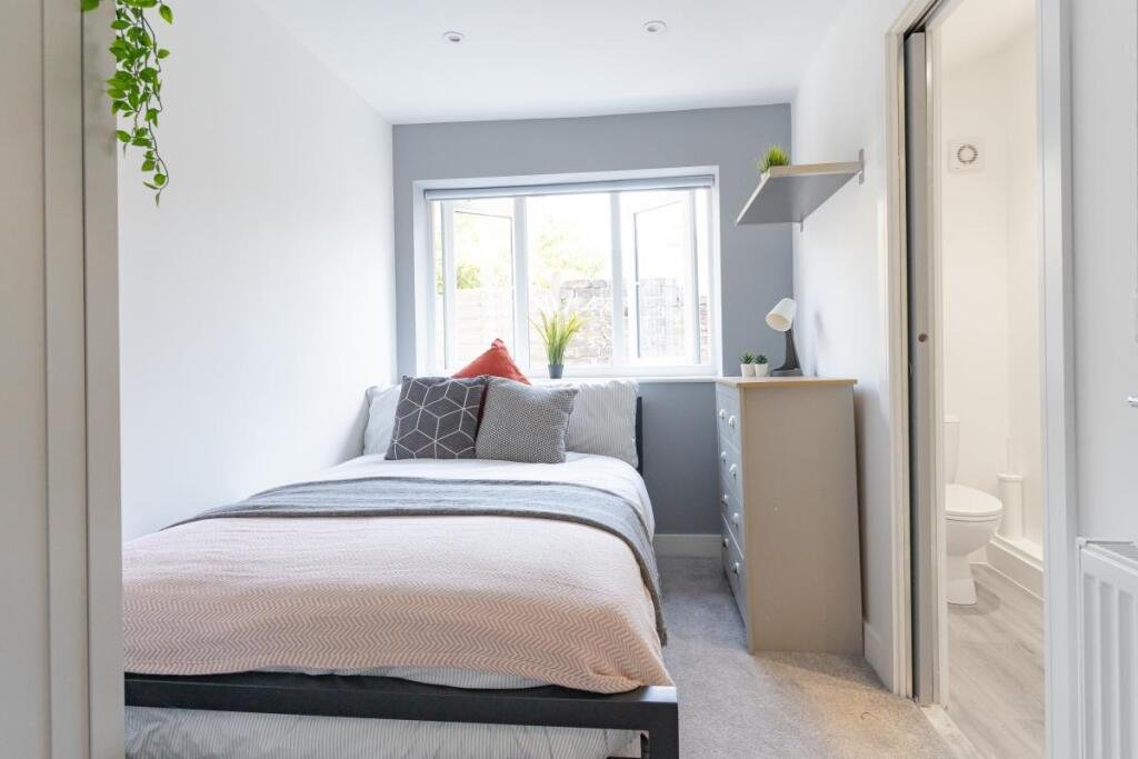 Orchard Road, Southsea, Hampshire, PO4 - Charters