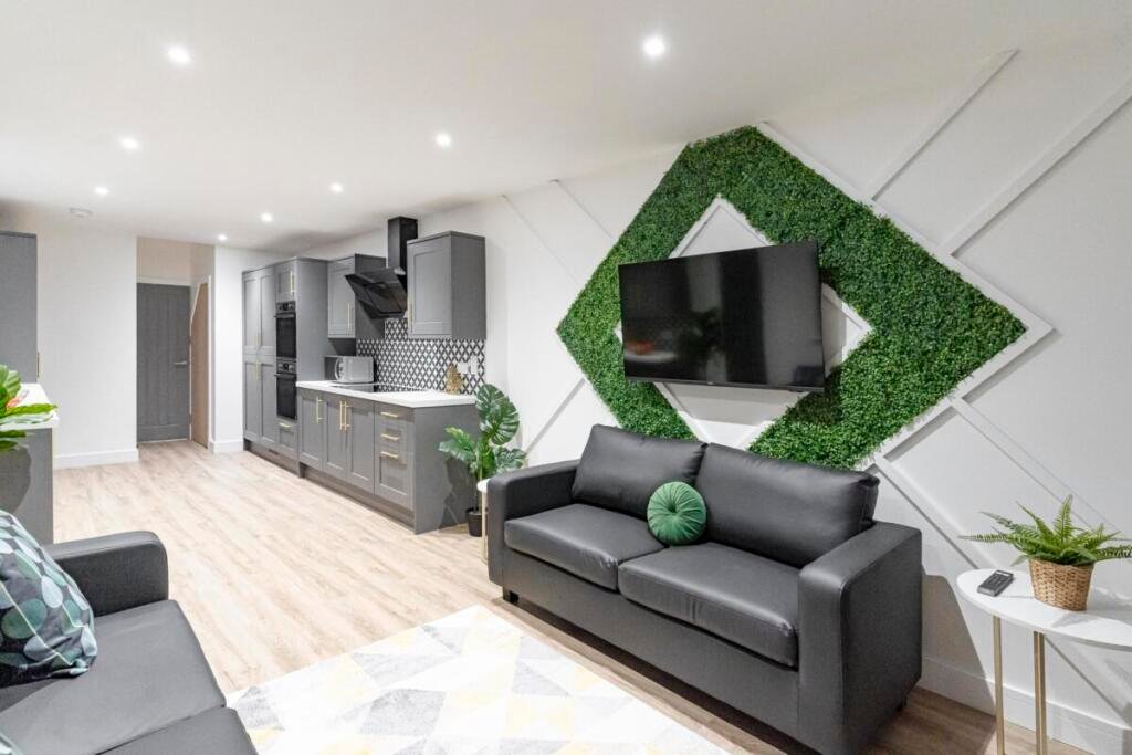 Fawcett Road, Southsea, Hampshire, PO4 - Charters