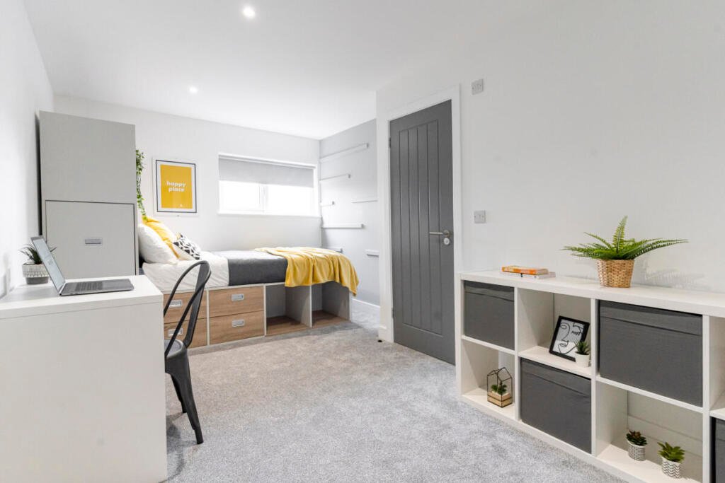 Fawcett Road, Southsea, Hampshire, PO4 - Charters