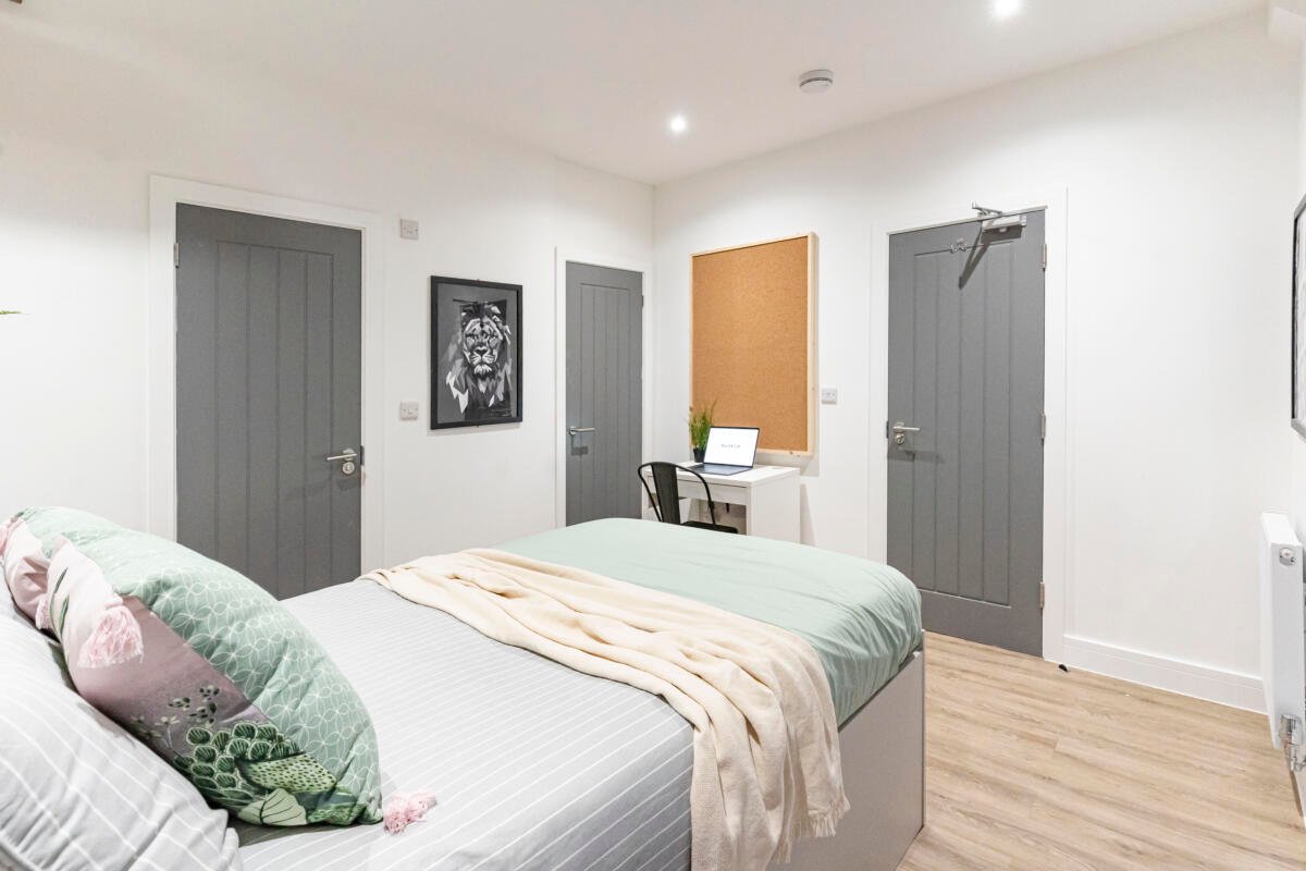 Cumberland Street, Portsmouth, Hampshire, PO1 - Charters