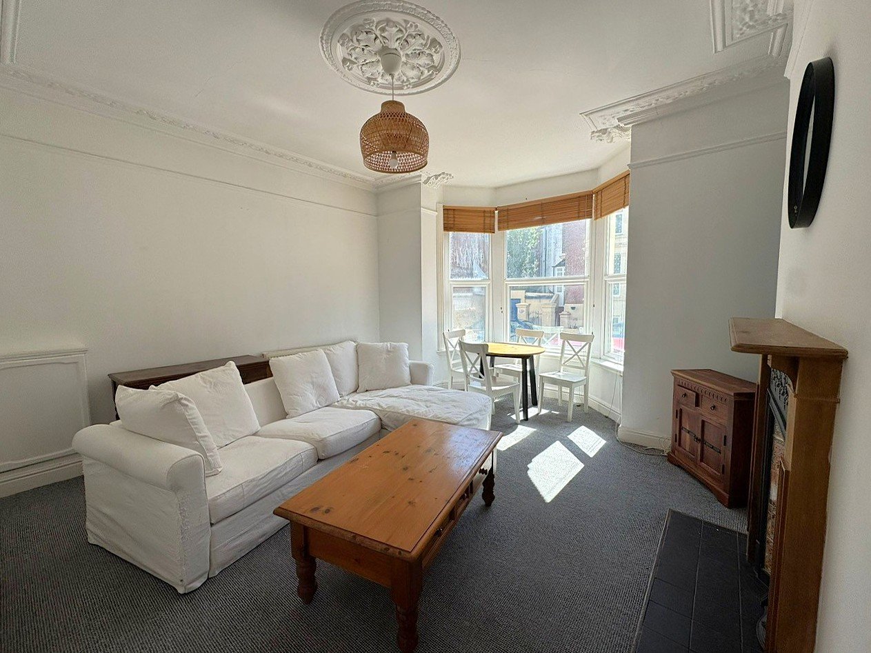 Waverley Grove, Southsea, Hampshire, PO4 - Charters