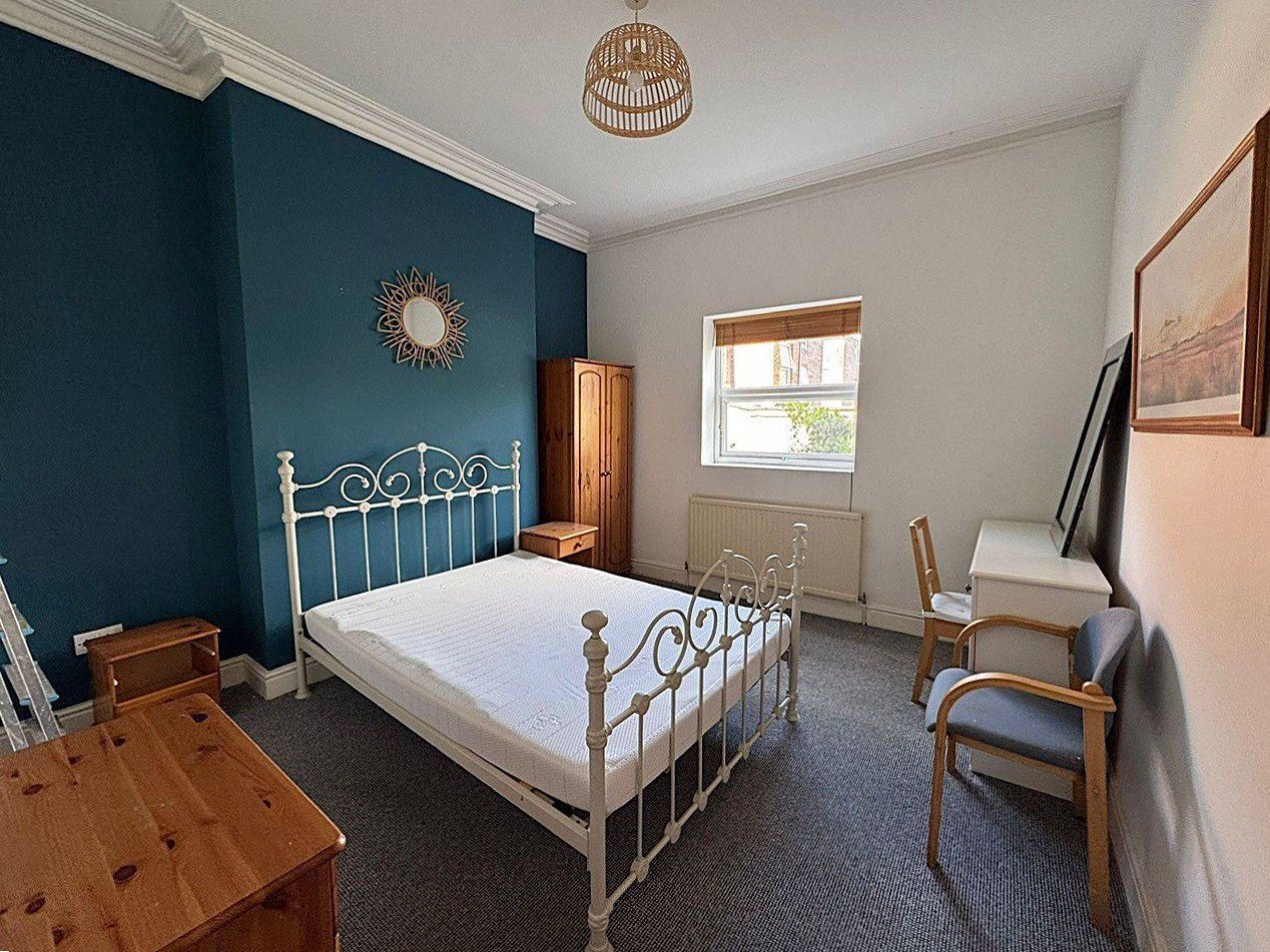 Waverley Grove, Southsea, Hampshire, PO4 - Charters