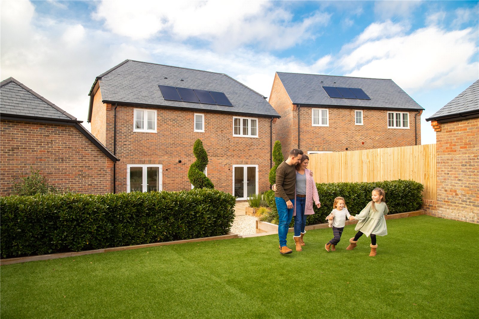 Hamblewood, Heath House Lane, Hedge End, Southampton, SO30