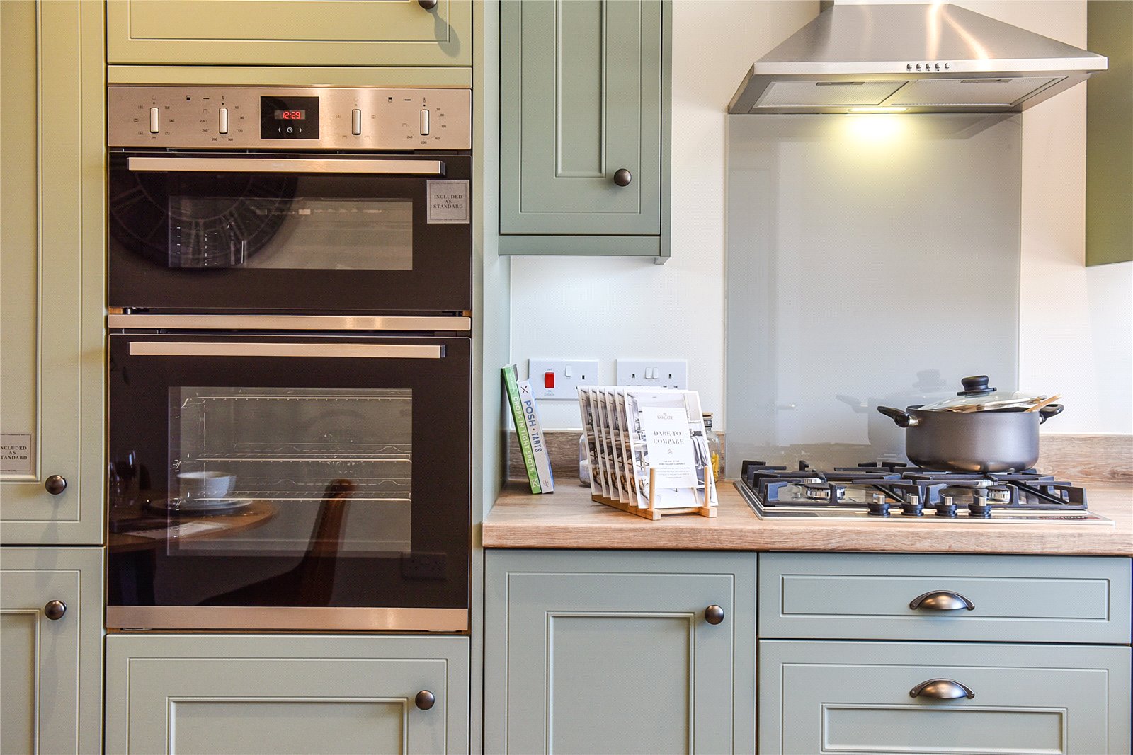 Hamblewood, Heath House Lane, Hedge End, Southampton, SO30