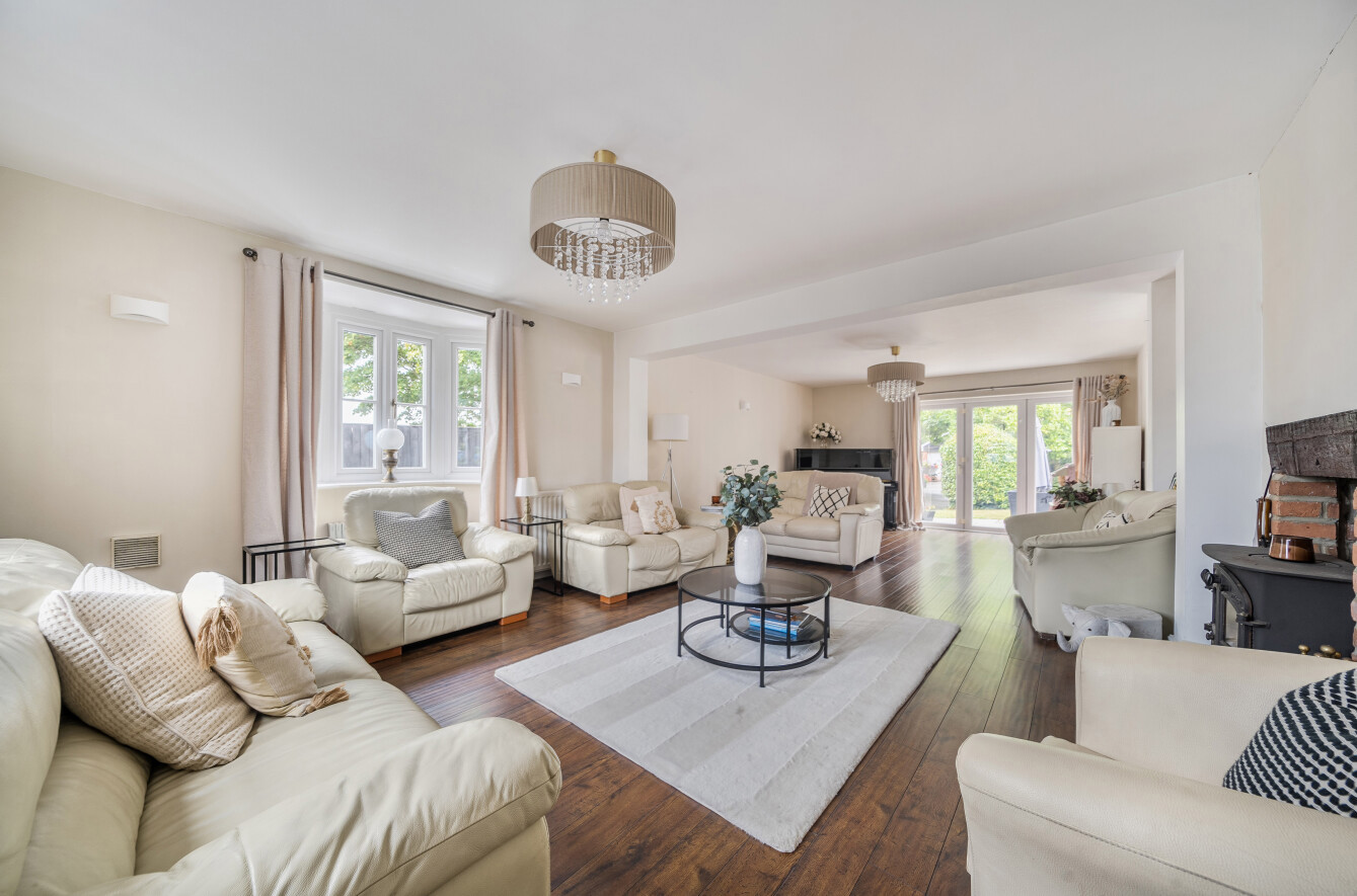St. Johns Road, Hedge End, Southampton, Hampshire, SO30 - Charters