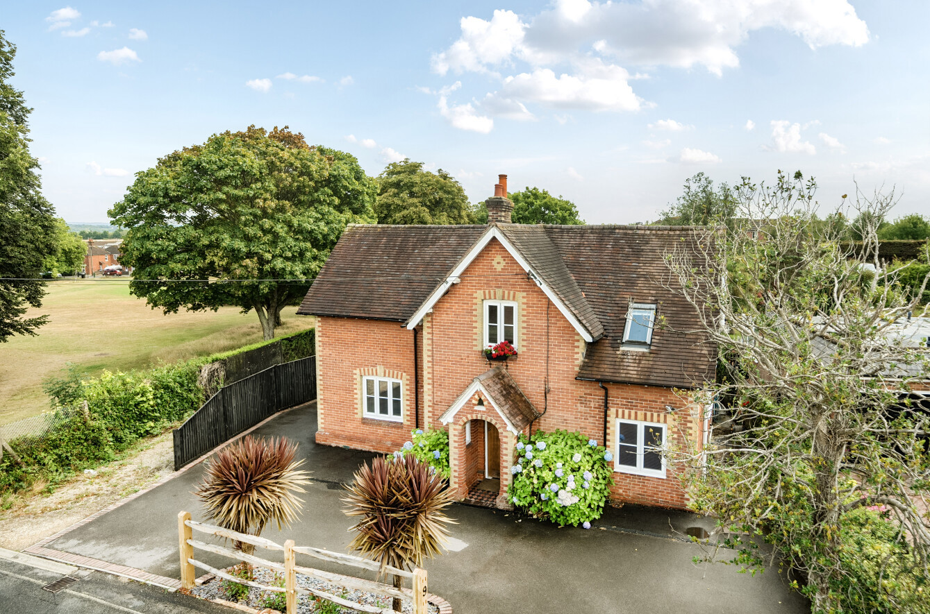 St. Johns Road, Hedge End, Southampton, Hampshire, SO30