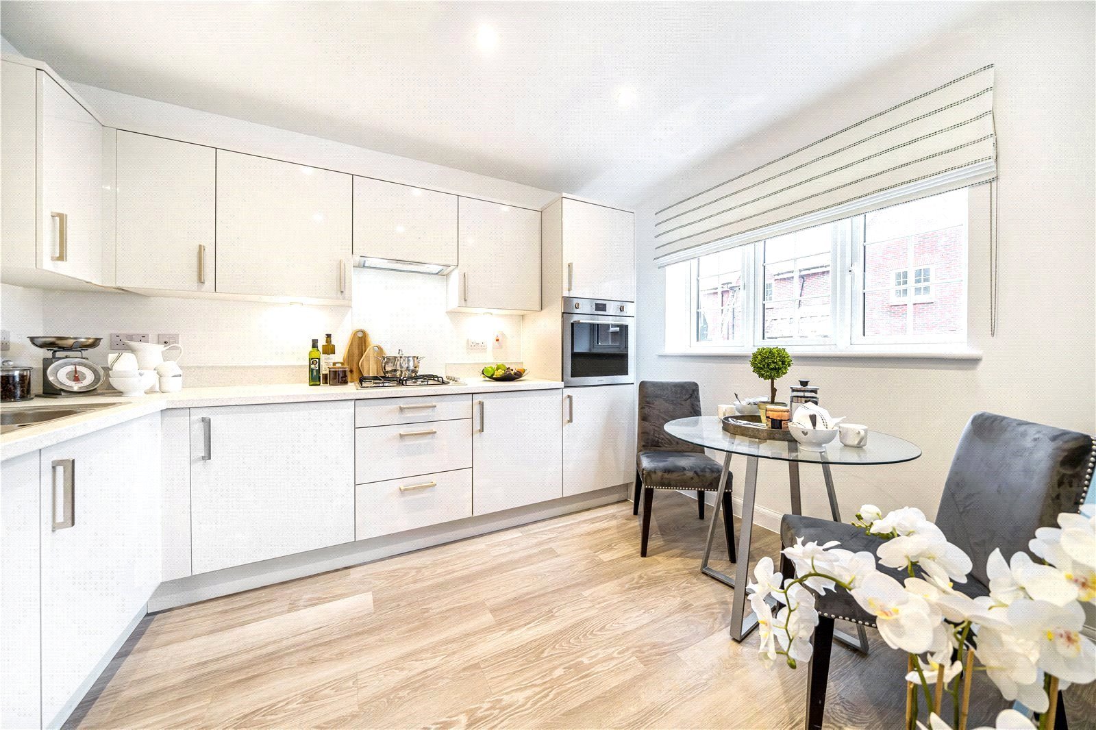 Draper Road, Wickham, Hampshire, PO17 - Charters