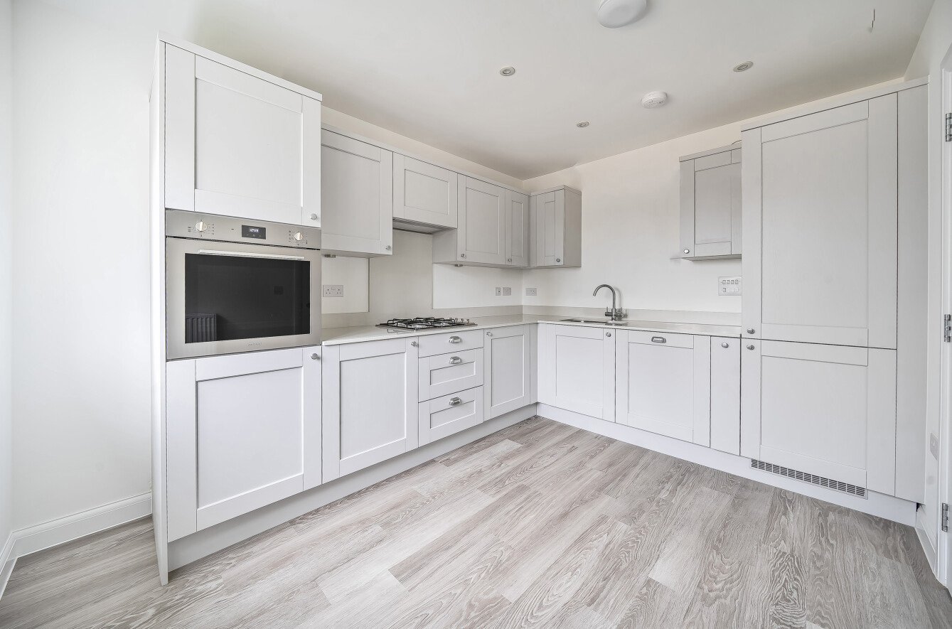 Draper Road, Wickham, Hampshire, PO17 - Charters