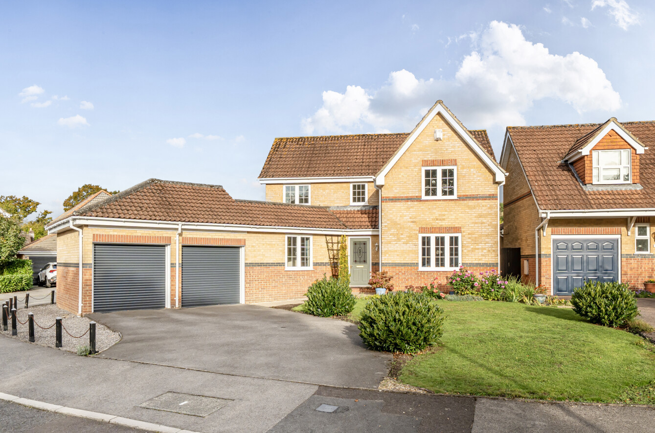 York Close, Horton Heath, Eastleigh, Hampshire, SO50 - Charters