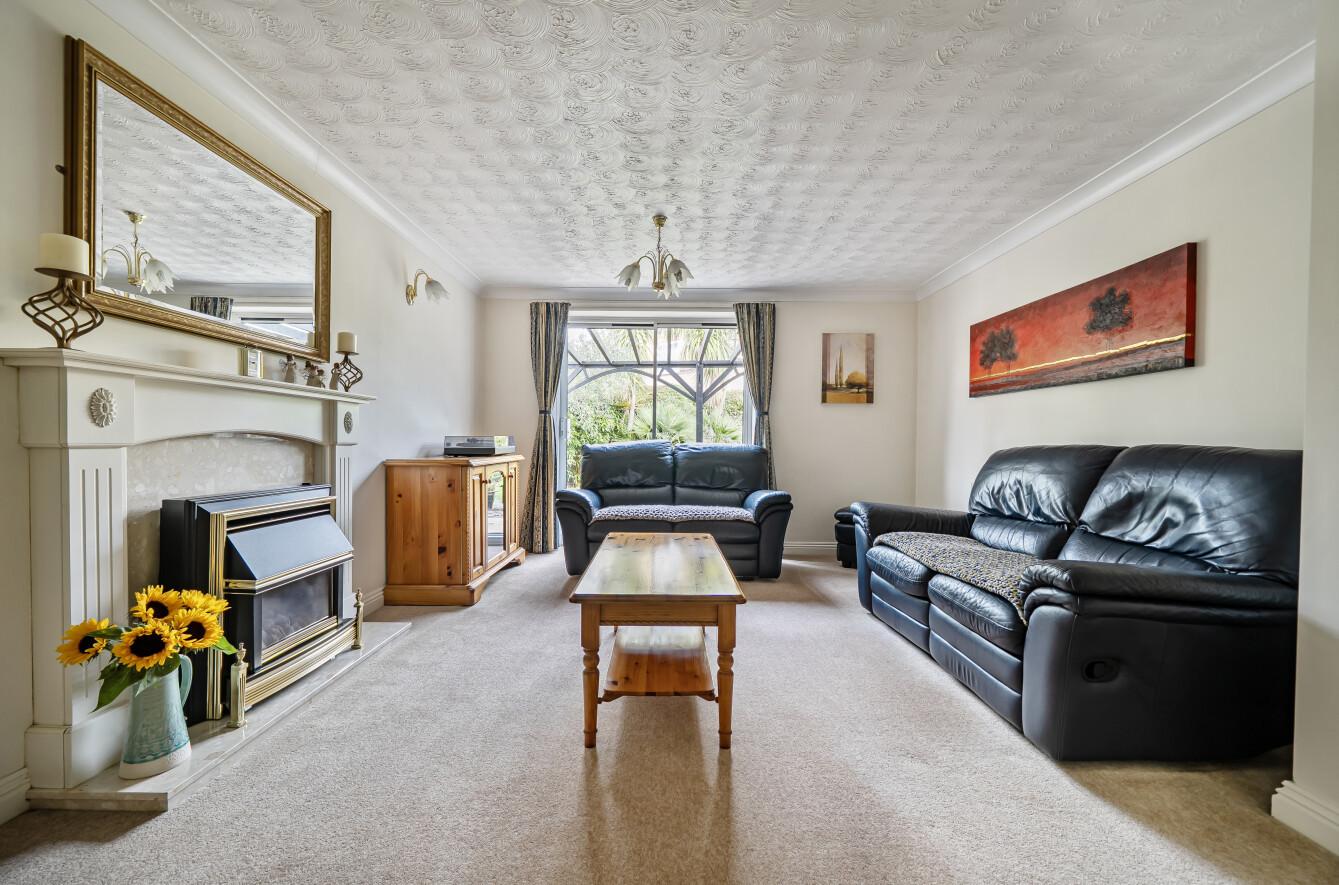 York Close, Horton Heath, Eastleigh, Hampshire, SO50 - Charters